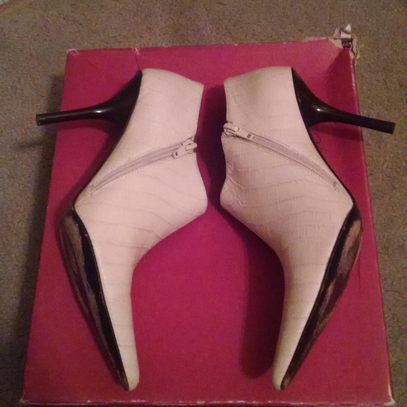 VIS A VIE "Alannis" Shoe Boot Bootie ~ Bone Croco - Picture 2 of 8